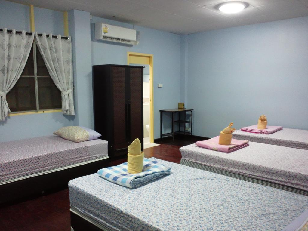 Nalin Guesthouse Chiang Mai Quarto foto