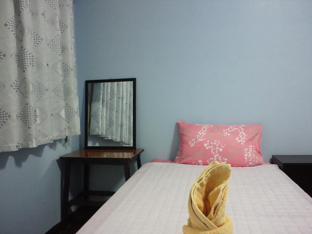 Nalin Guesthouse Chiang Mai Quarto foto